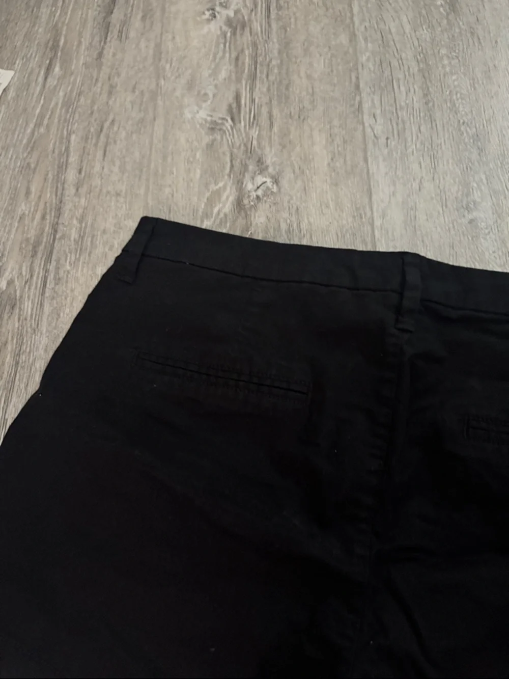 EUC Old Navy Black Women’s Everyday Shorts Size 10 - Picture 5 of 7